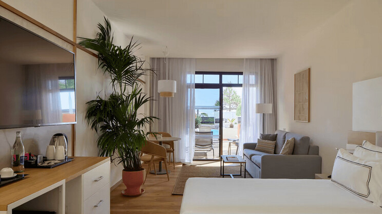 The Level Pool Access Junior Suite